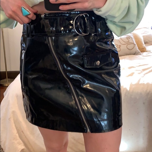 Vinyl mini black skirt - Picture 2 of 7